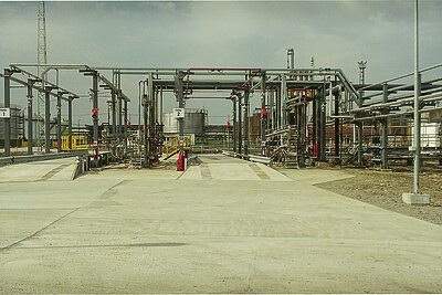 Außenansicht einer Flüssiggasverladung