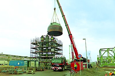 Einhub einer Anlagenkomponente in die FCC-Anlage